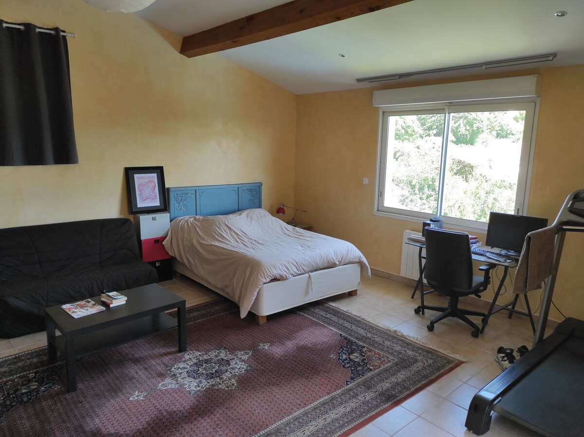 可容纳4人的单间公寓-包括床单、毛巾和咖啡