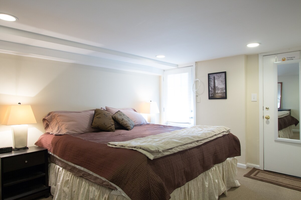 宽敞的1卧室公寓，位于历史悠久的排屋内，位置优越！
