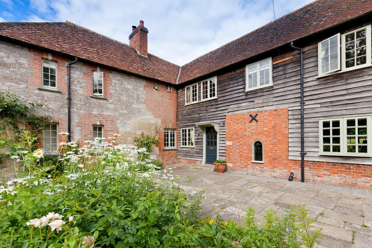 "令人惊叹和独特的Mill House, Wylye, Wiltshire