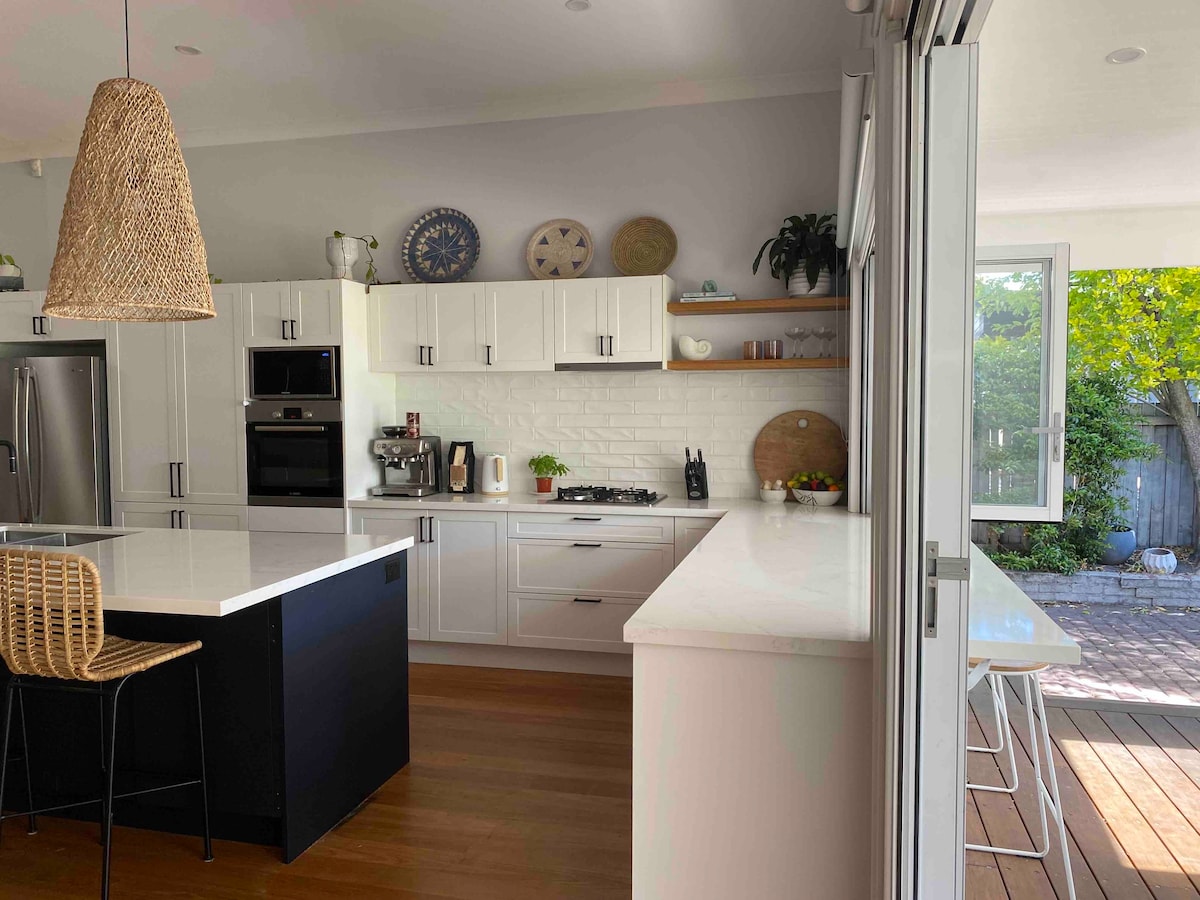 Merewether family friendly cottage