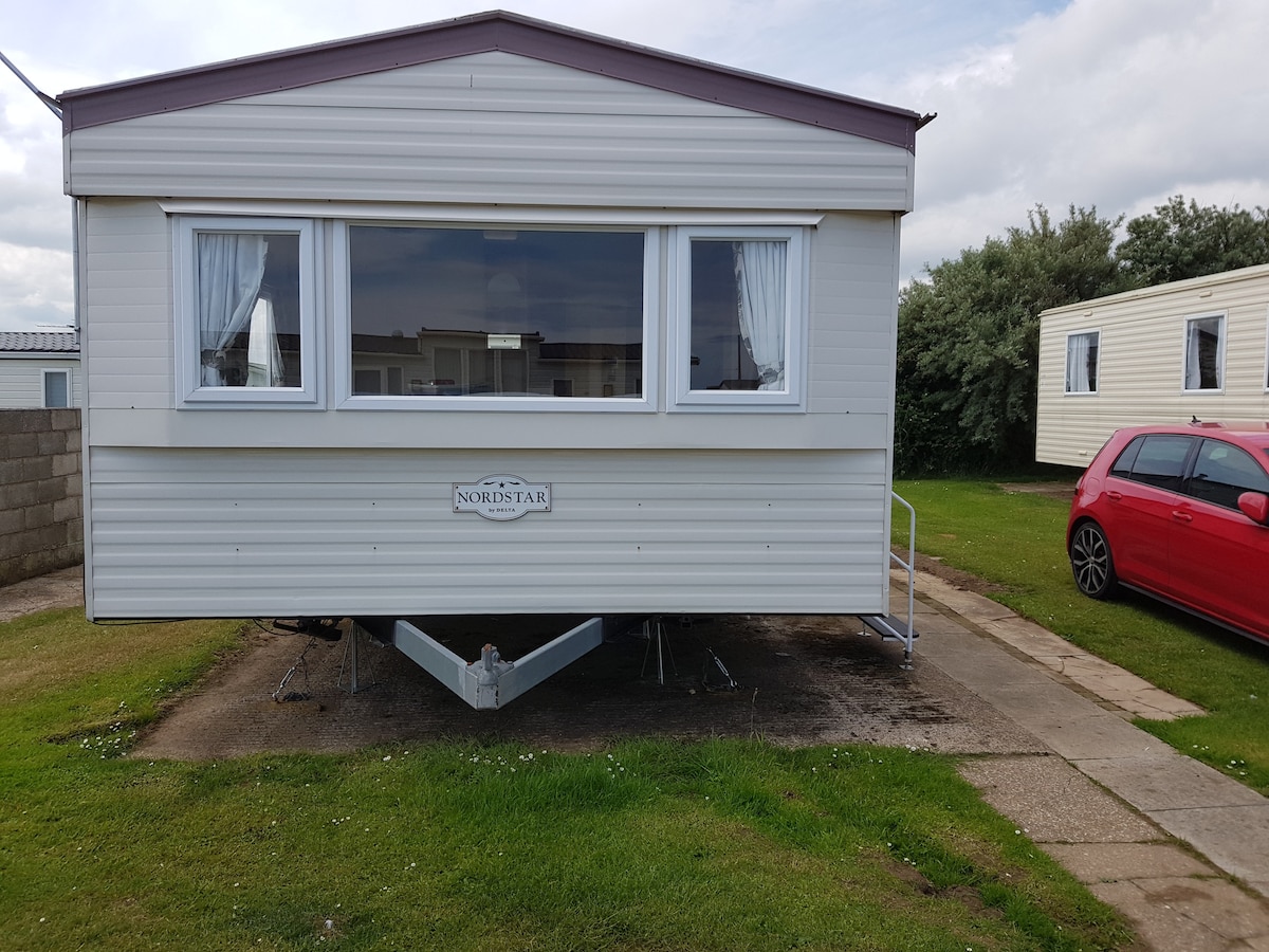 4 bedroom caravan at Skipsea Sands Site