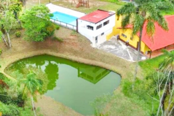 Sítio Meditação Casa Piscina, lago, Playground