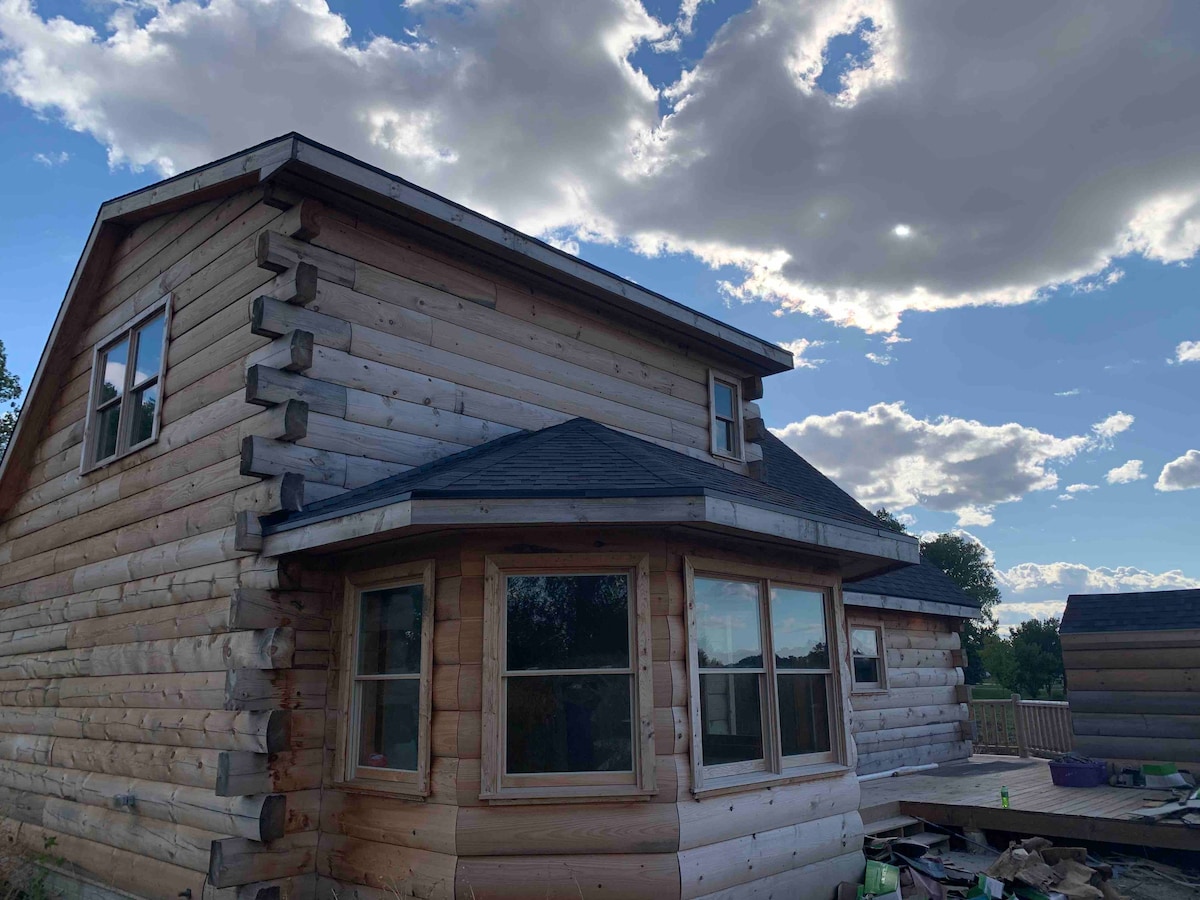 Bomb Cabin retreat near USD