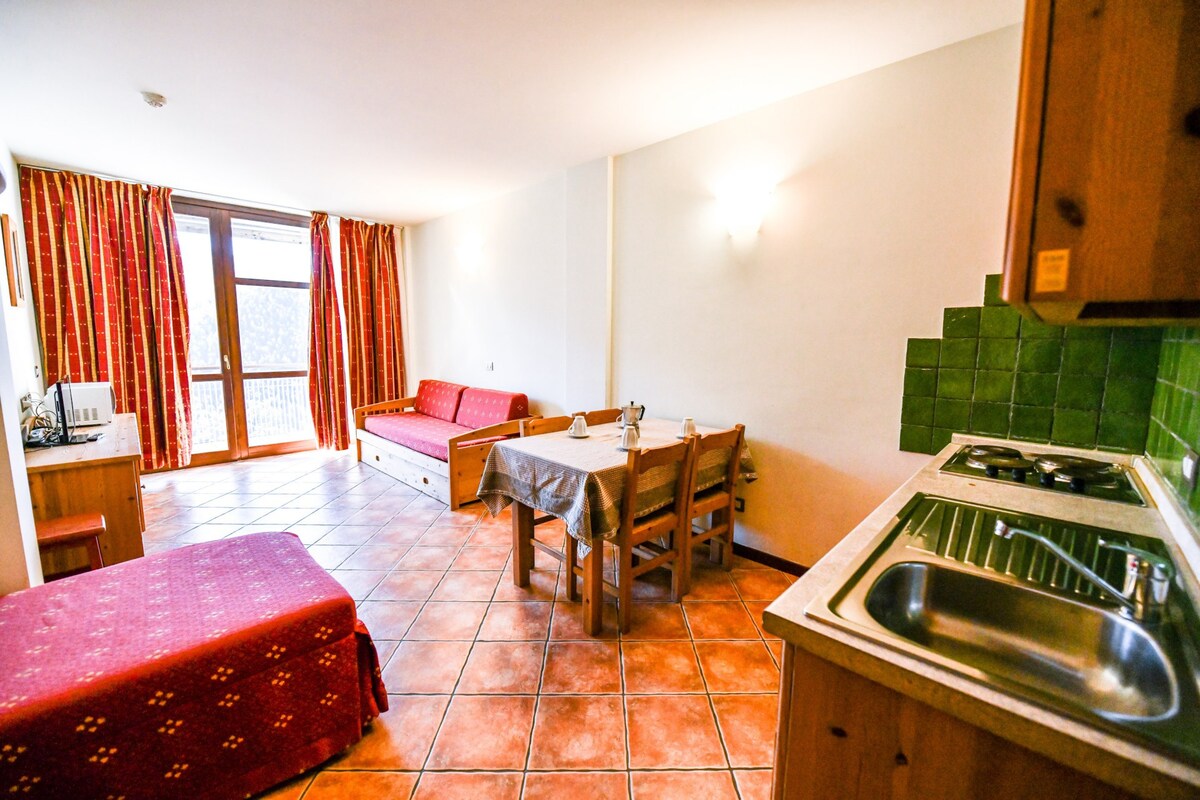 位于Borgo Stalle Lunghe的舒适两室公寓