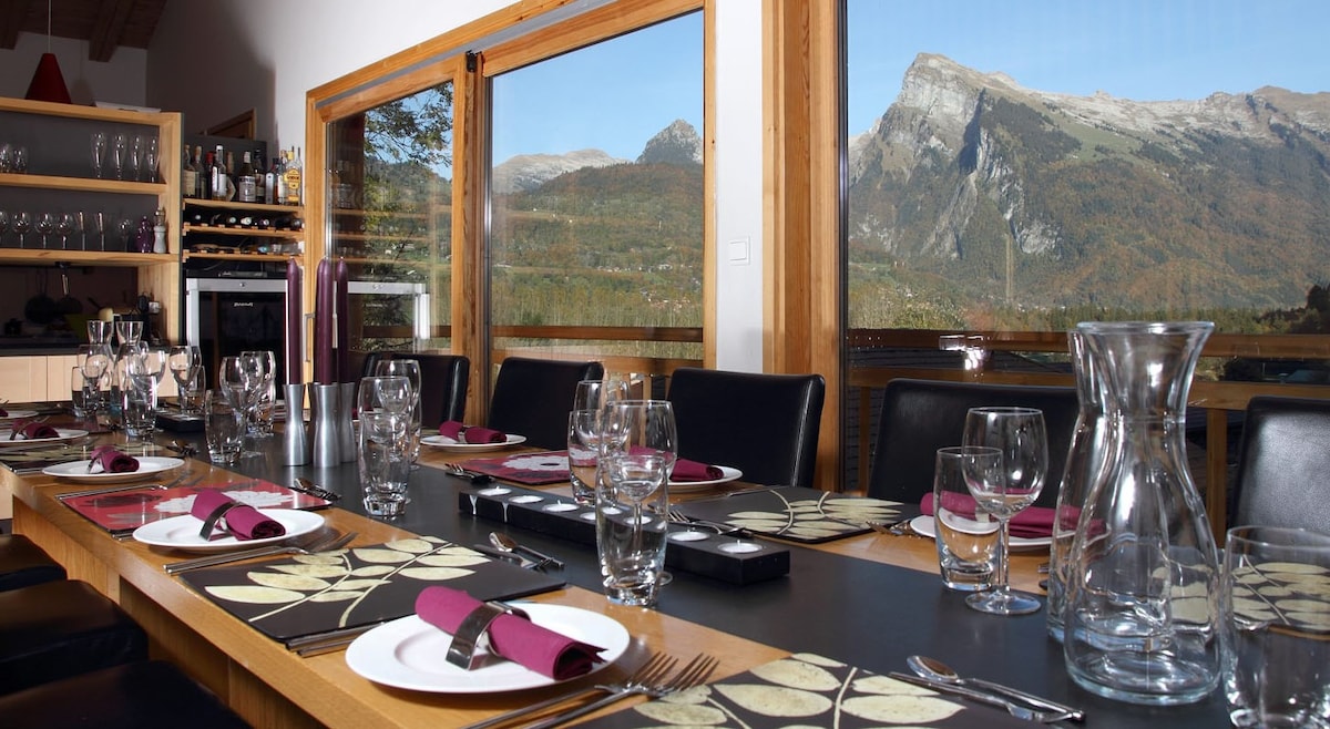 阿尔卑斯山的豪华度假木屋最多可入住16位房客