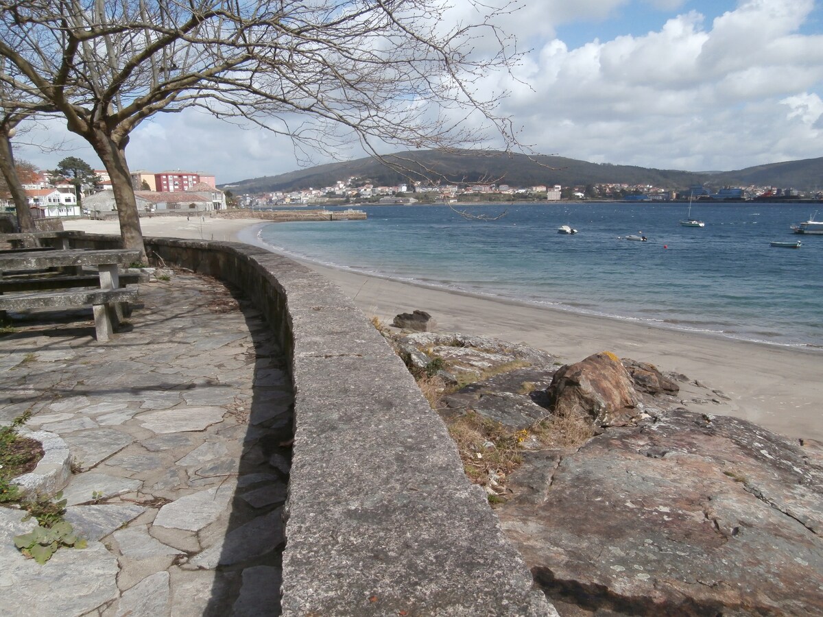 Ático con vistas en la villa marinera de Corcubión