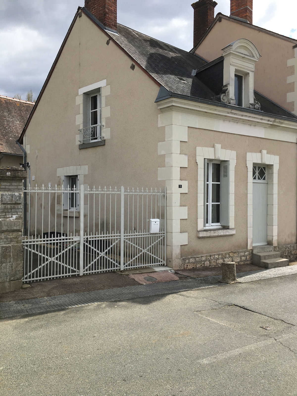 LA MAISON DE GUSTAVE        ZOO DE BEAUVAL