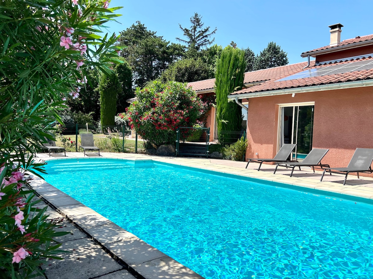 Villa avec piscine sur les hauteurs de Lyon