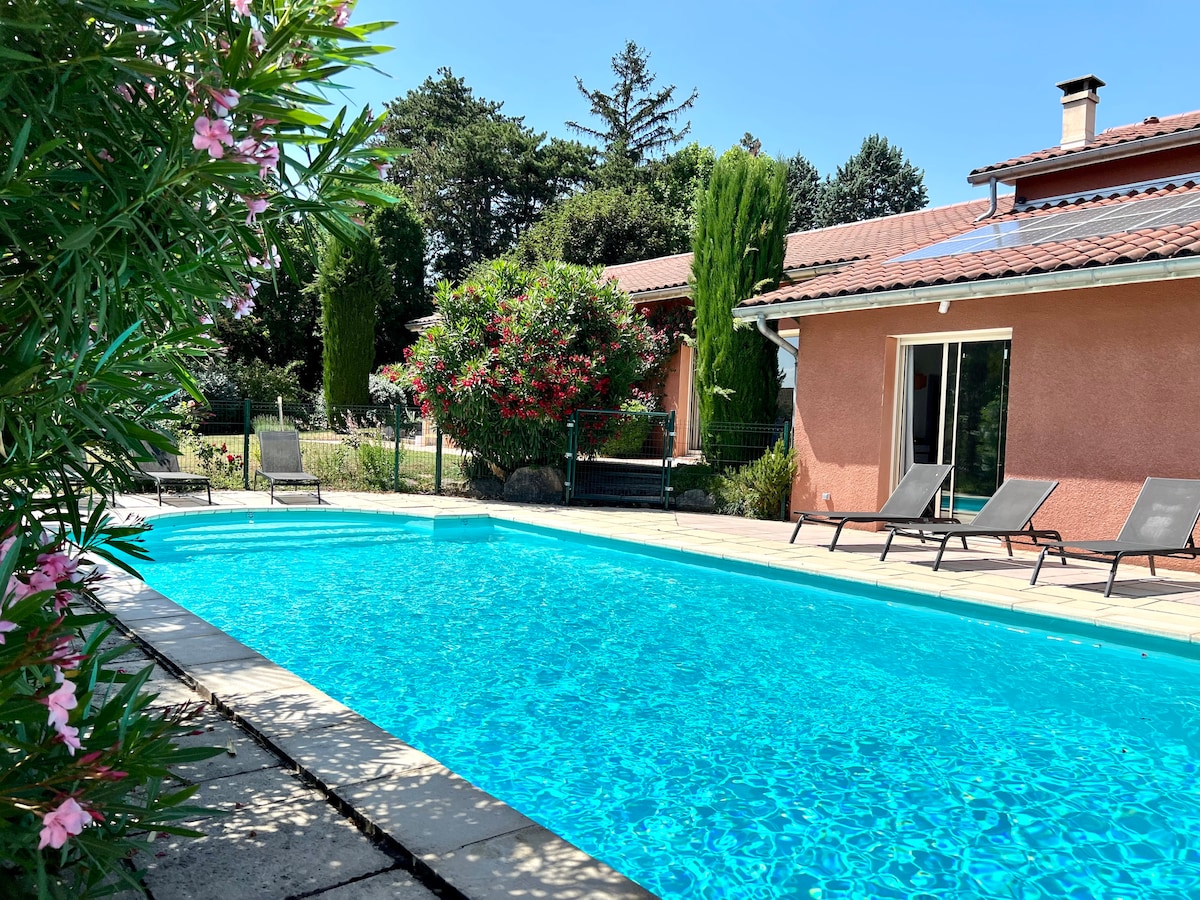 Villa avec piscine sur les hauteurs de Lyon