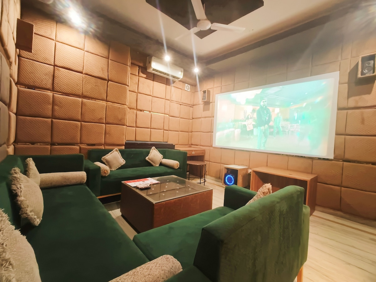 11. Pvt. Theater, Relax 2bhk cozy by Instay