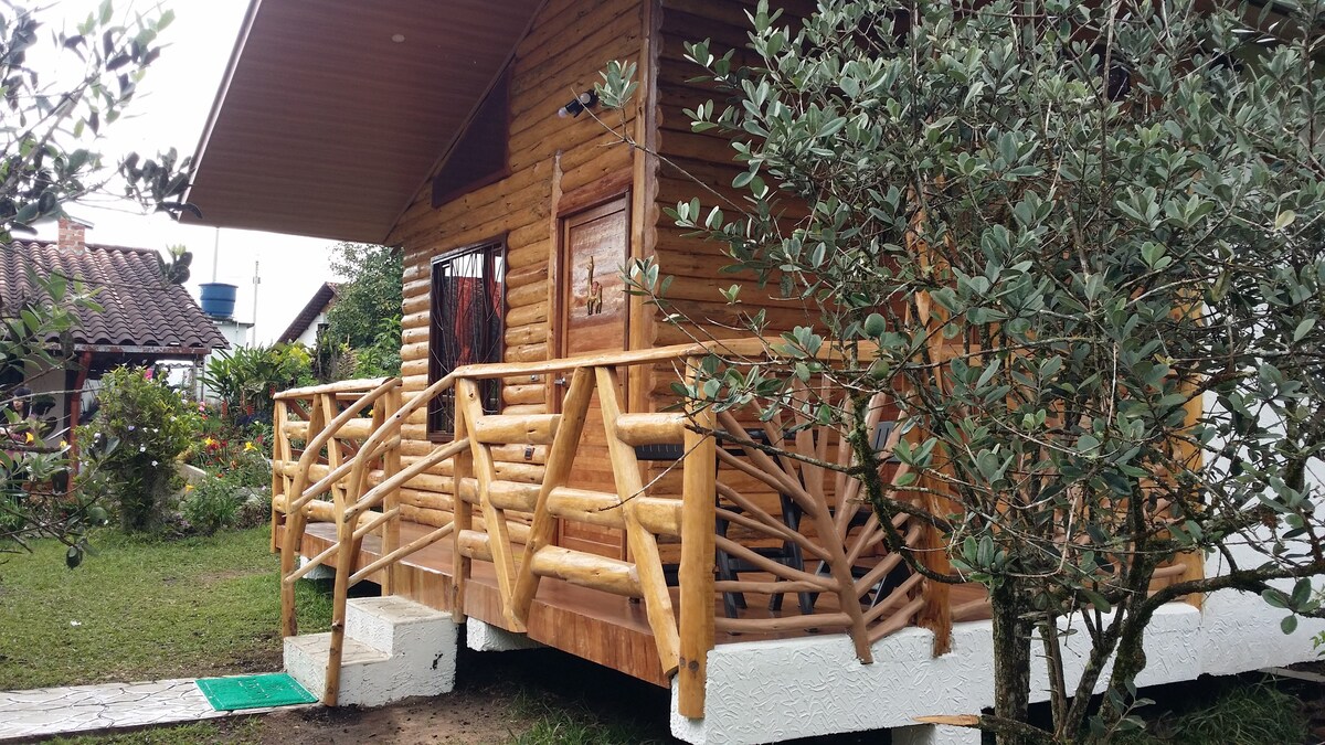 Palo Alto - Cabaña de Pino con Jacuzzi