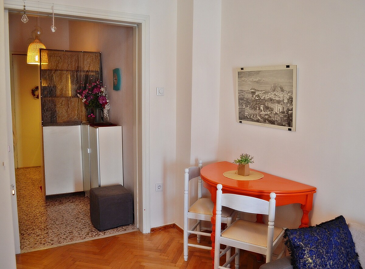 雅典市中心设备齐全的公寓