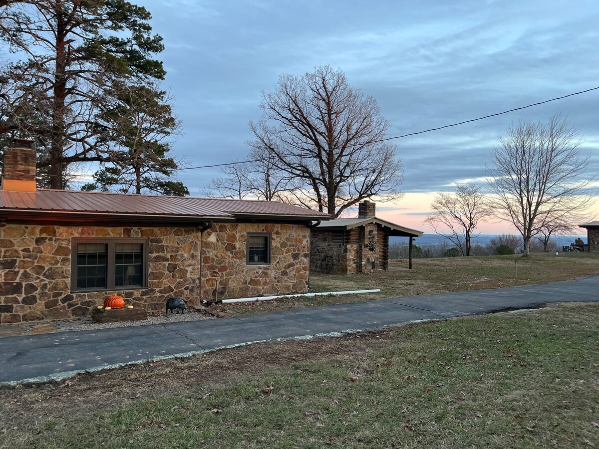 NEW Iron Mountain View Cabin