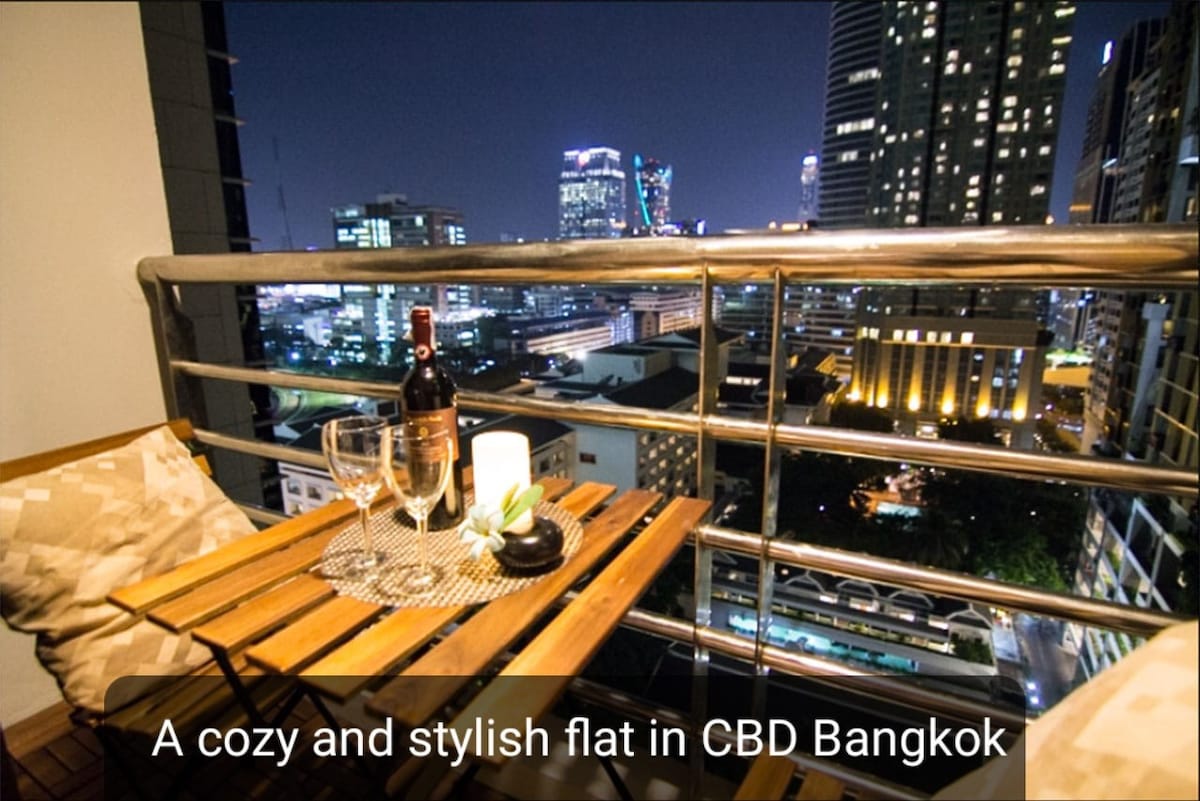 位于曼谷中央商务区的舒适时尚公寓，面积为60平方米