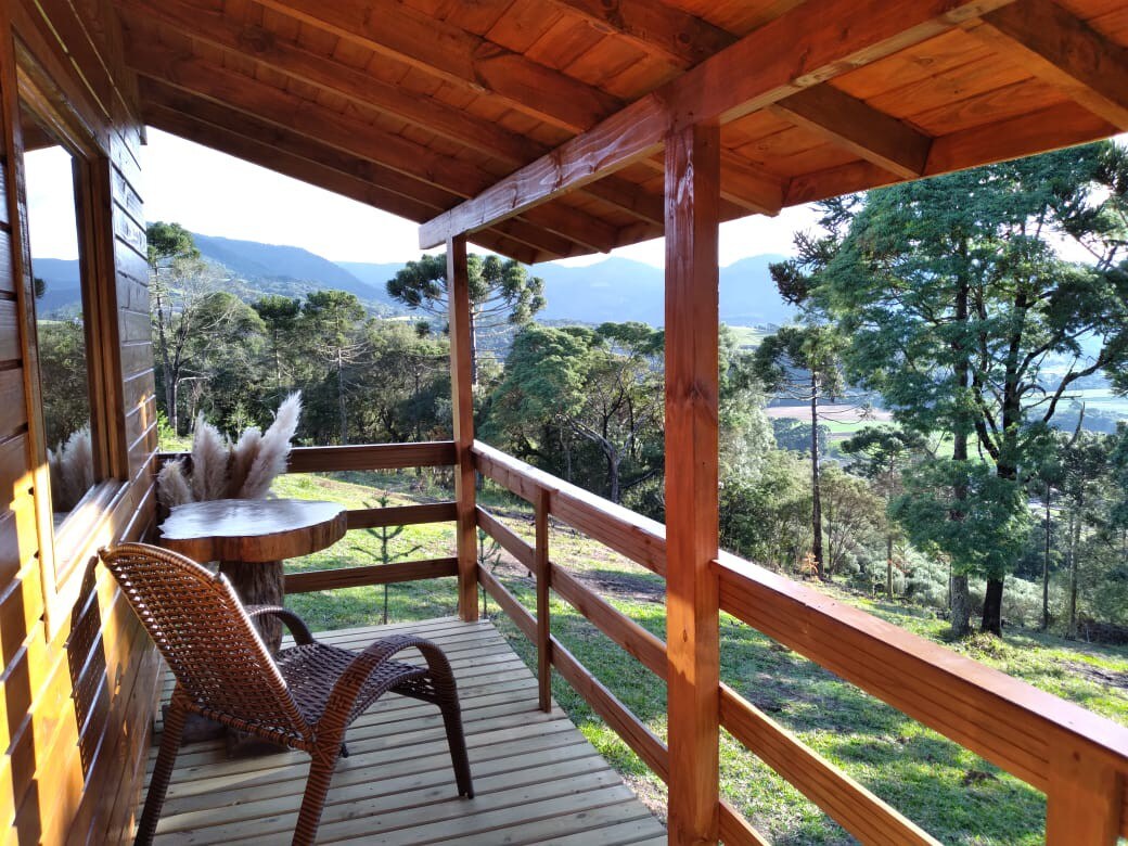 西太阳小屋， Recanto do Lobo住宿和早餐。