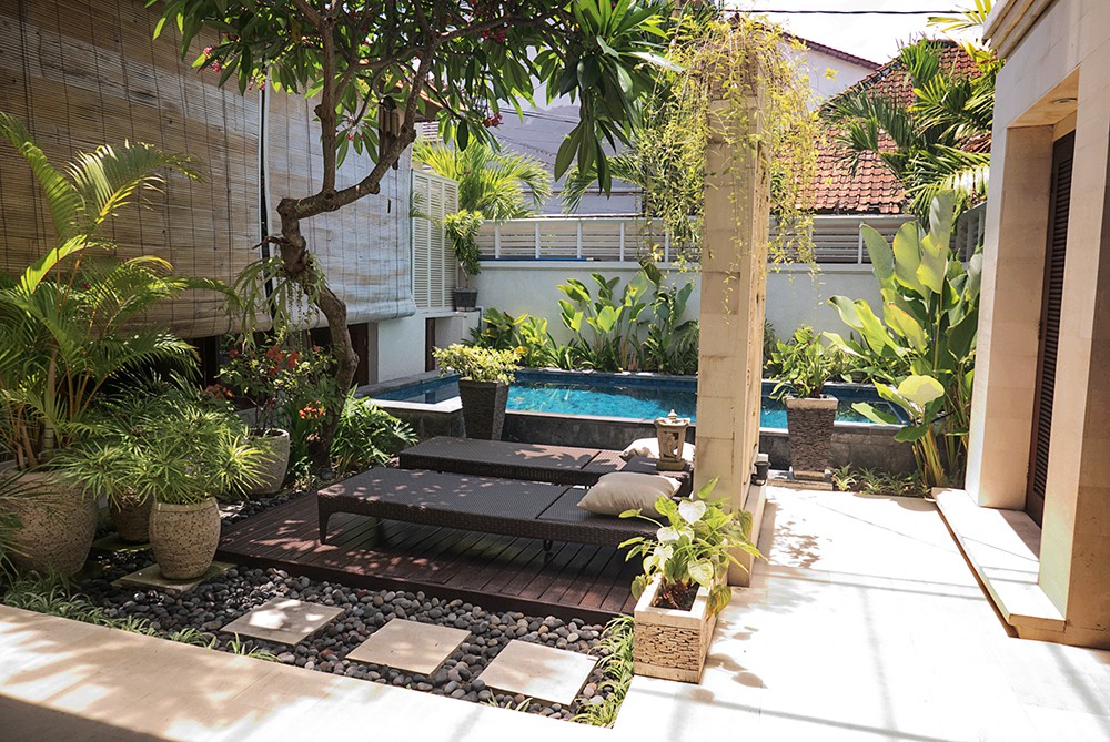 巴厘岛沙努尔海滨豪华私人别墅2卧室