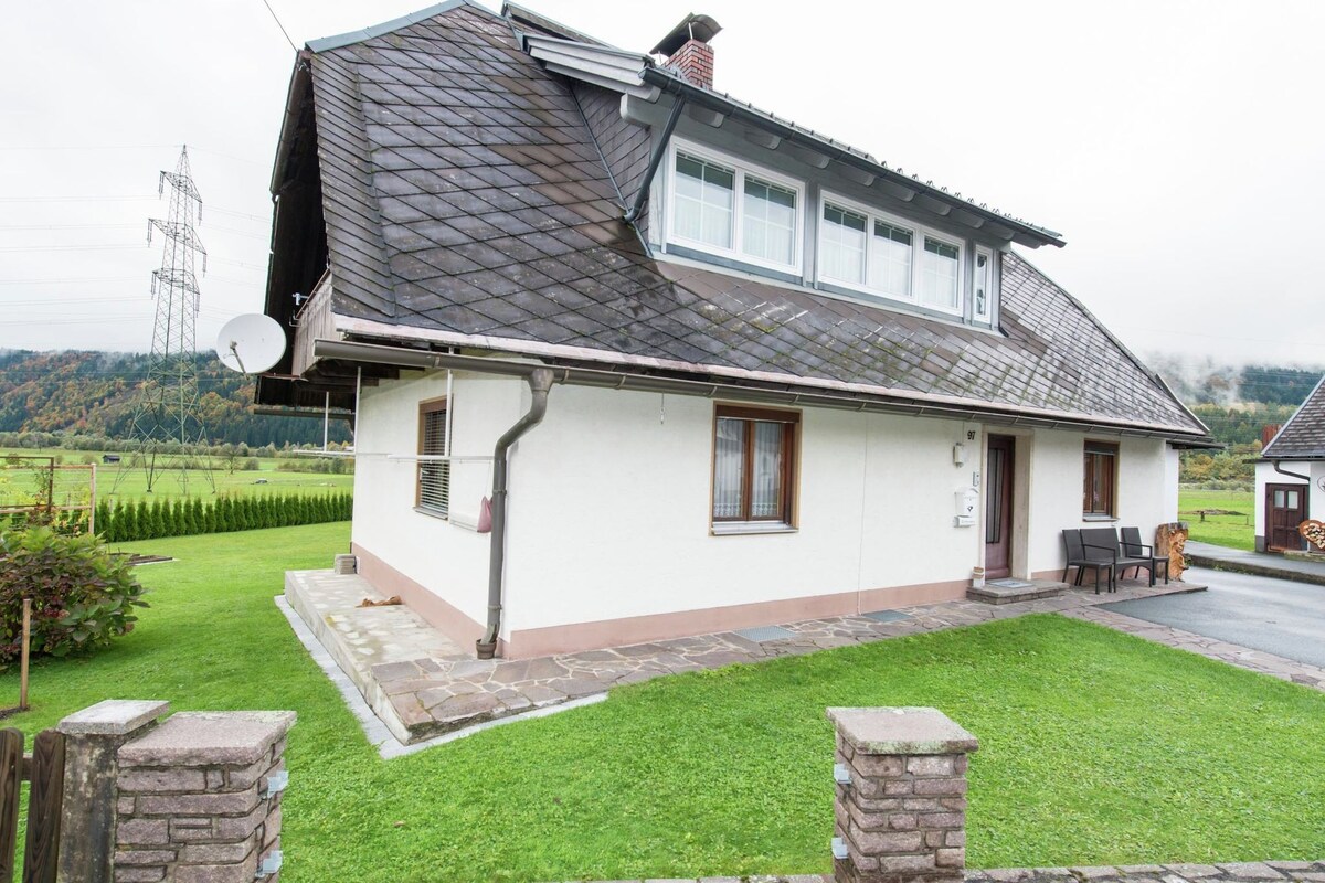 Holiday apartment in Tröpolach near Pressegger See