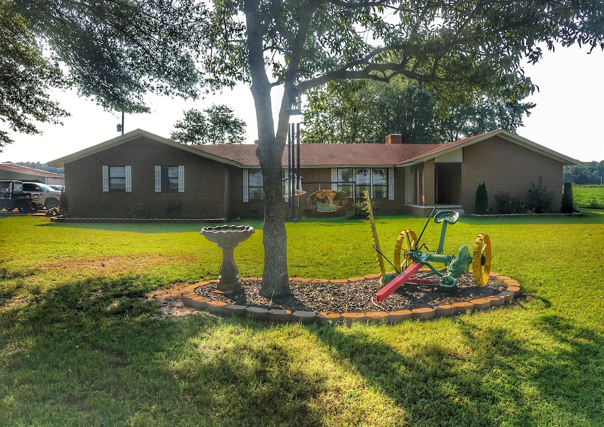 Cache Landing Lodge