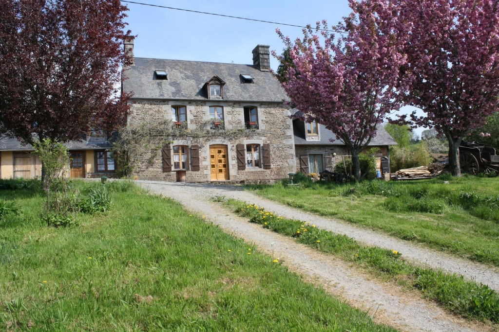 La Métairie餐桌和住宿加早餐