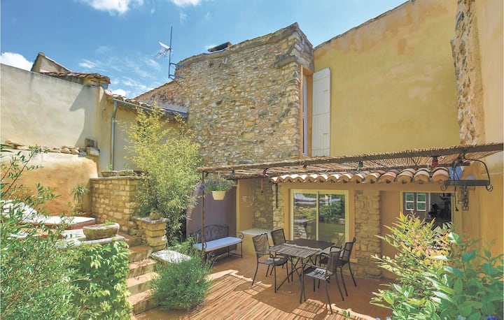 terraced house with 2 bedrooms on 105m in le barroux