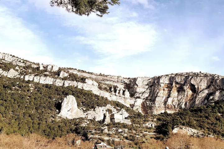 Fontaine-de-Vaucluse的民宿