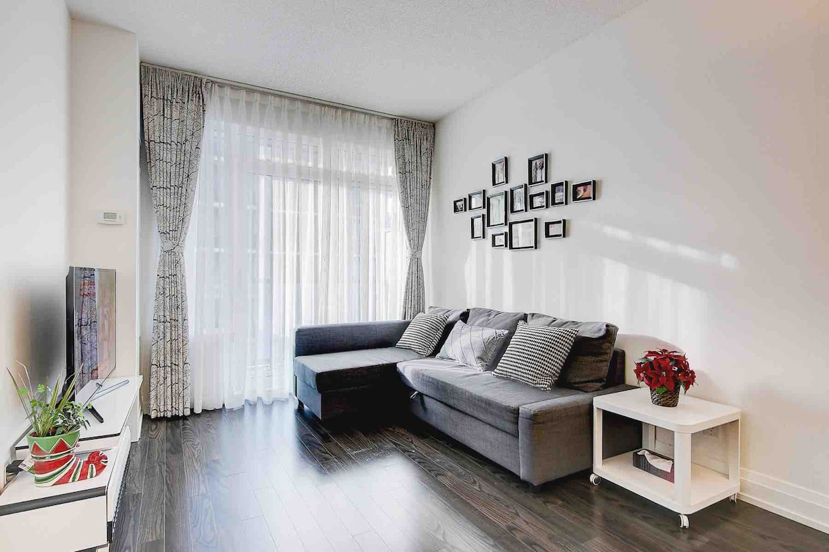 Cozy Condo at Steeles and Yonge with Free Parking
