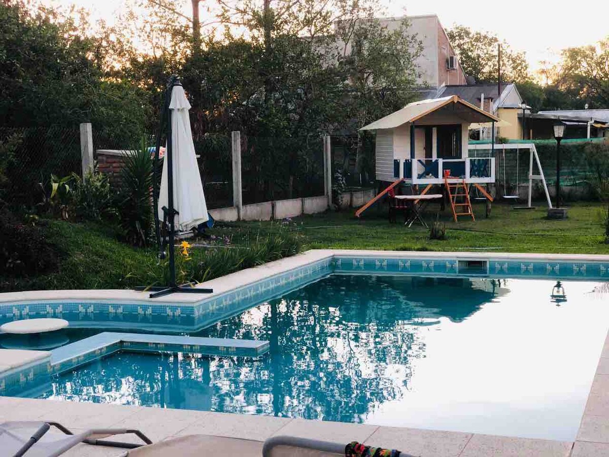 带泳池的家庭住宅，距离Corrientes Cap 10公里