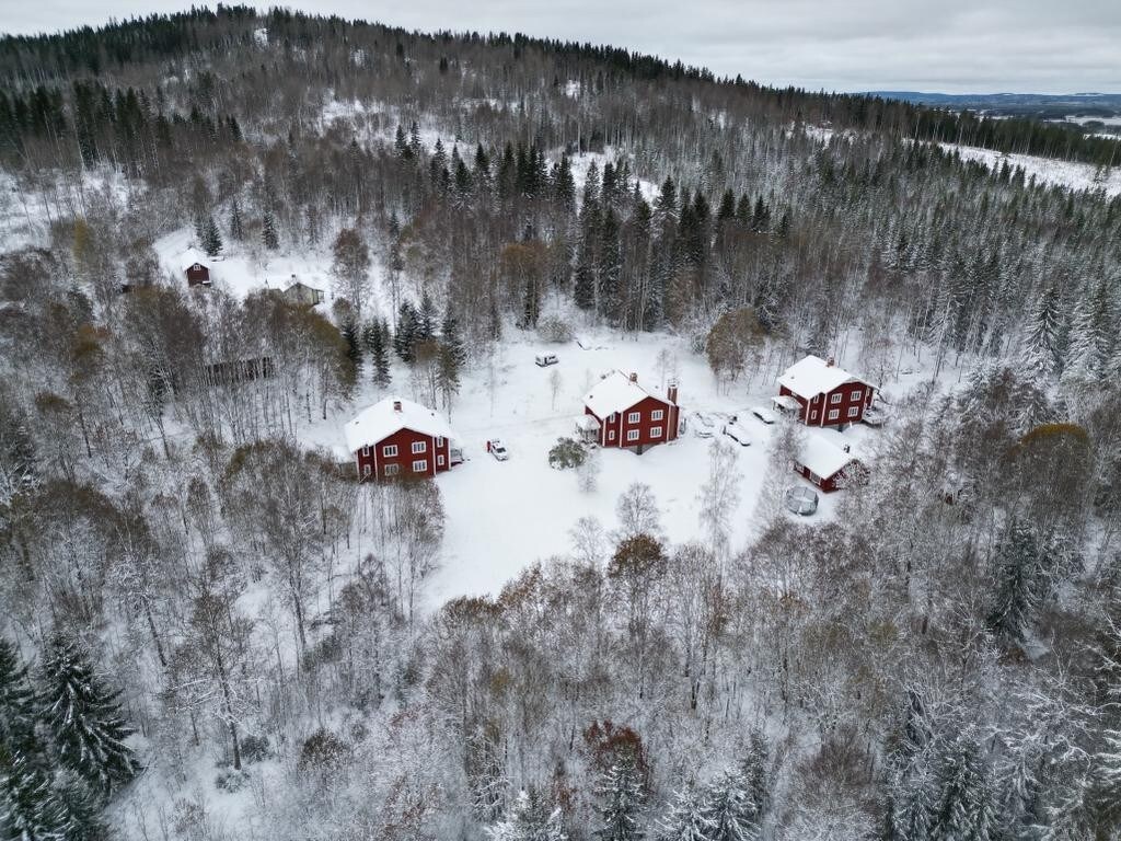 滑雪度假村的瑞典大自然小木屋！