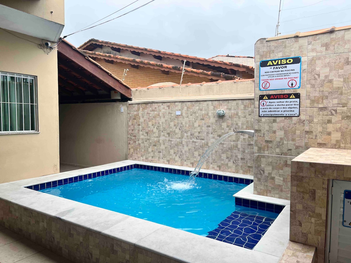 Casa c/ piscina ao lado da Praia