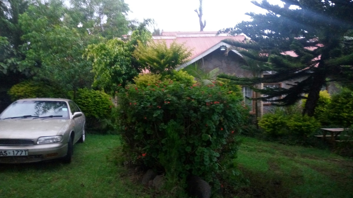 Oldonyo House Amboseli