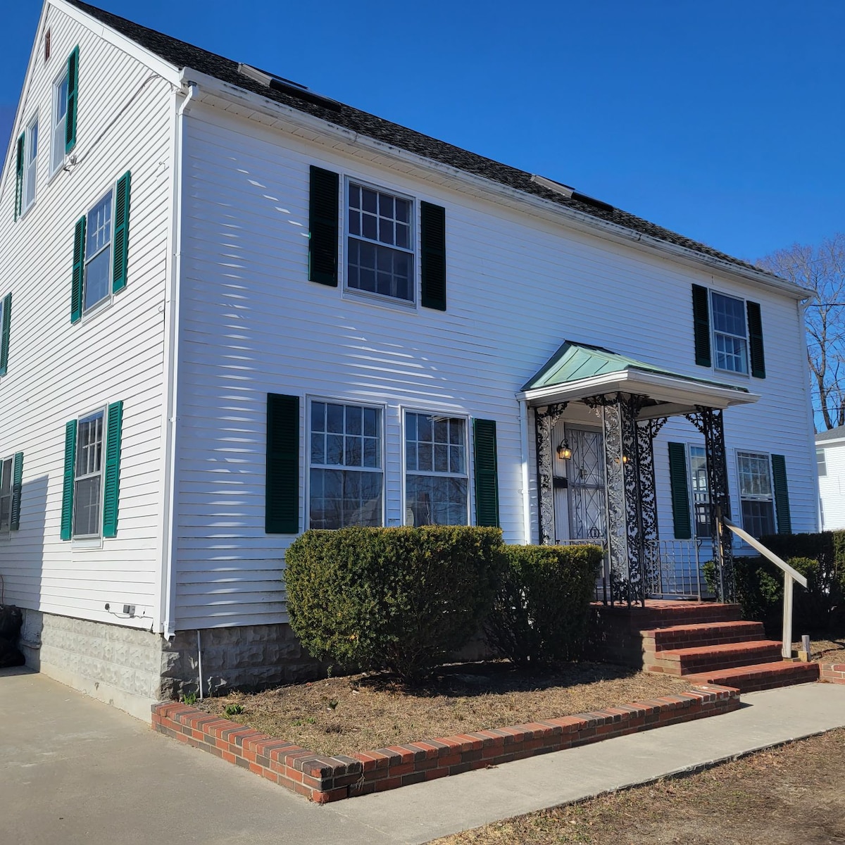 By The Sea - Large Home with Game Room