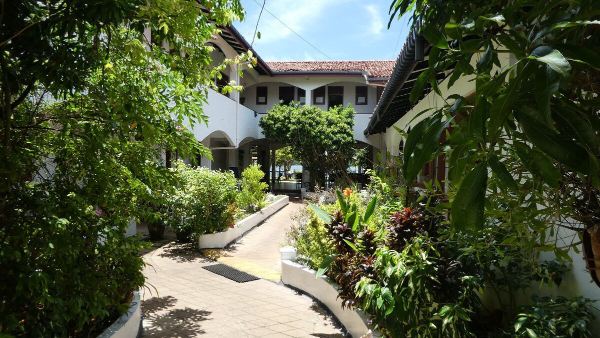 Bentota Breakfast @ Hemadan Hotel Bentota