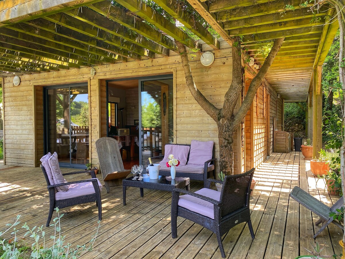 Ecolodge, calme et nature, piscine privée chauffée