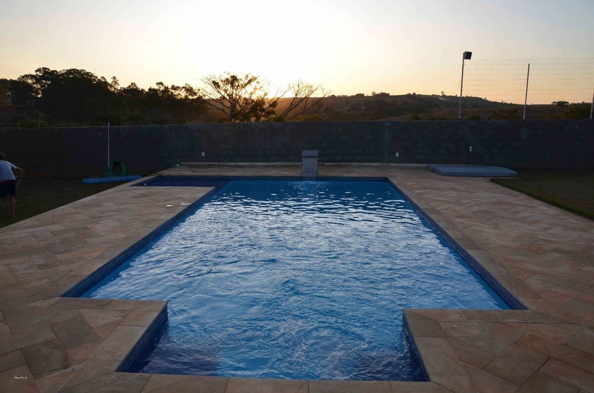 Casa de campo com piscina divisa interior de SP