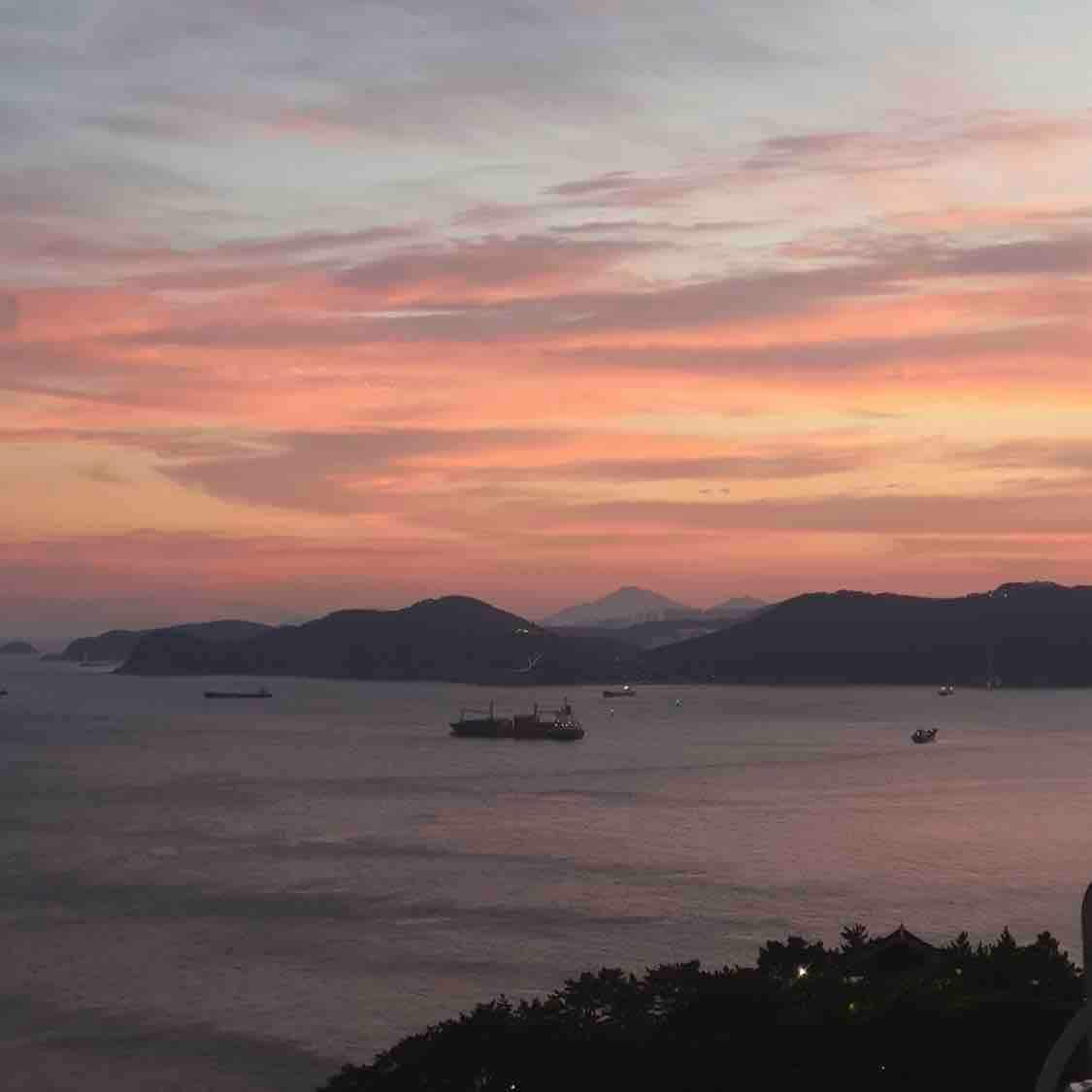 俯瞰永道海（ Yeongdo Sea ）的海景住宿