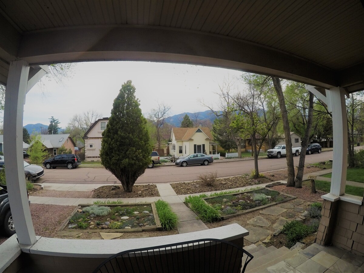 Pikes Peak Bungalow-Heart of the Historic District