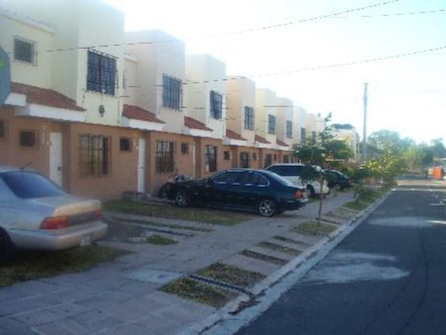 Residencial Altavista的民宿