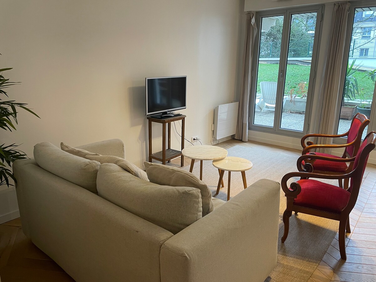 Appartement calme - avec terrasse et jardin