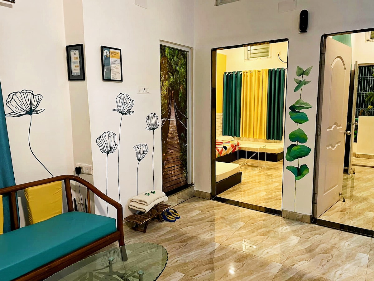 eGardenStay "ShantiPrem" 4BHK Suite with Balcony