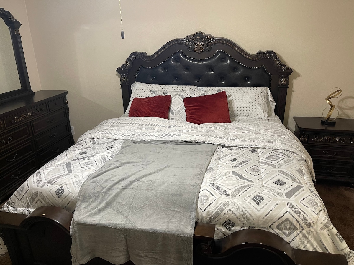3bds  2.5ba /Monthly WeeklyDiscounts/ King Bed