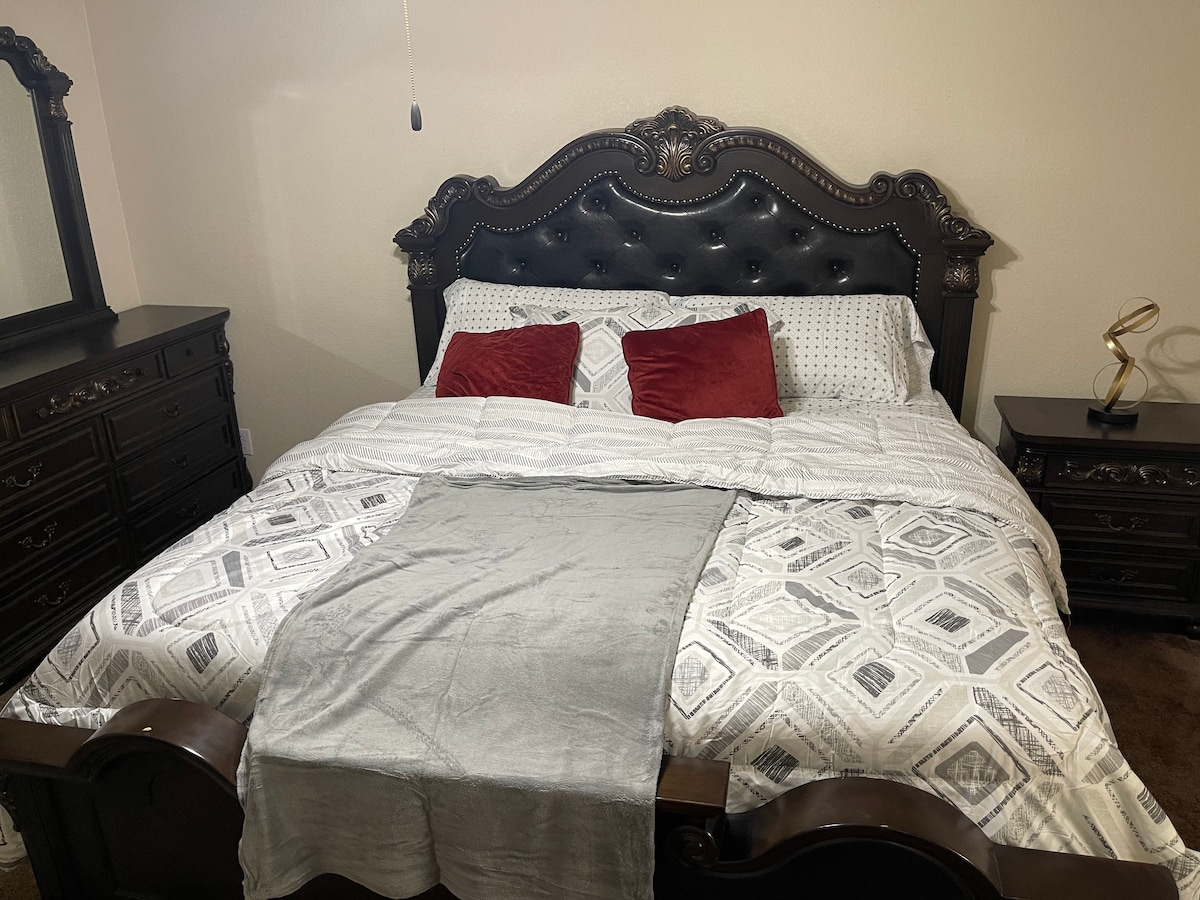 3bds  2.5ba /Monthly WeeklyDiscounts/ King Bed