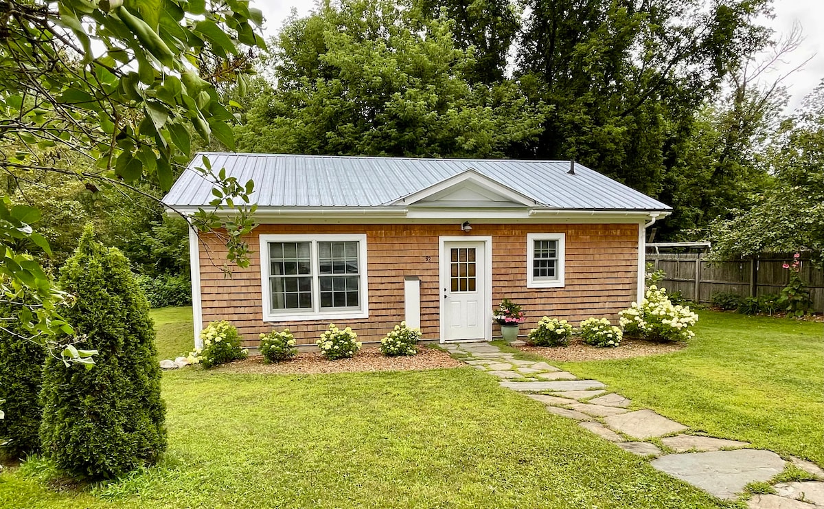 Charming Cottage by Jay Peak