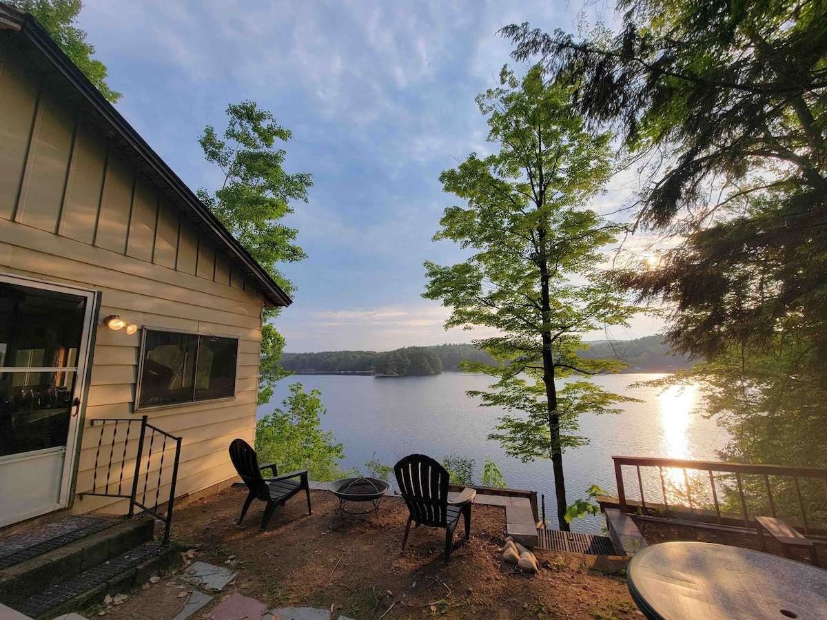 Lakefront cottage- great views, new dock, swimming