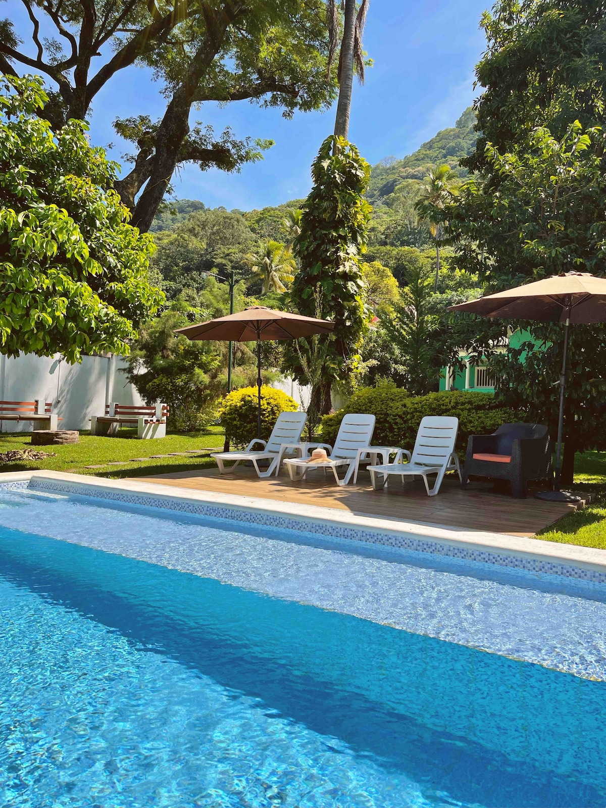 La Casa de Poncho, Lago de Coatepeque