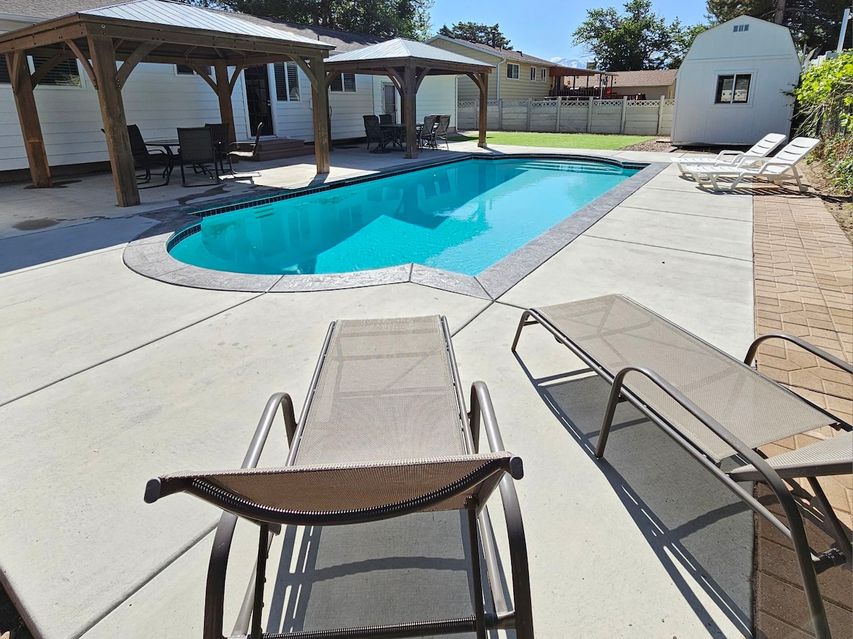 Entire House*Private Pool