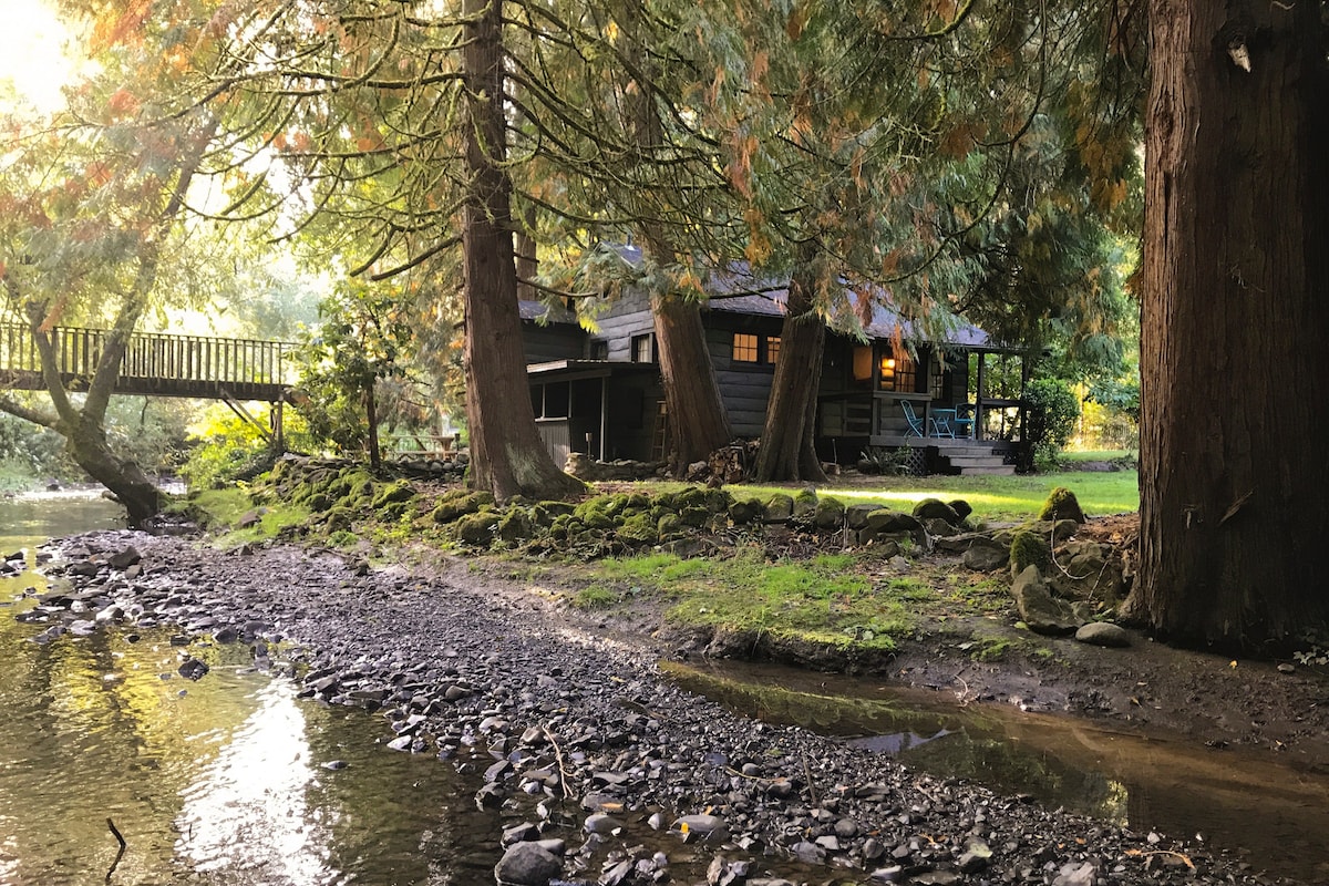 田园小木屋（ Rustic Creekside Cabin ）