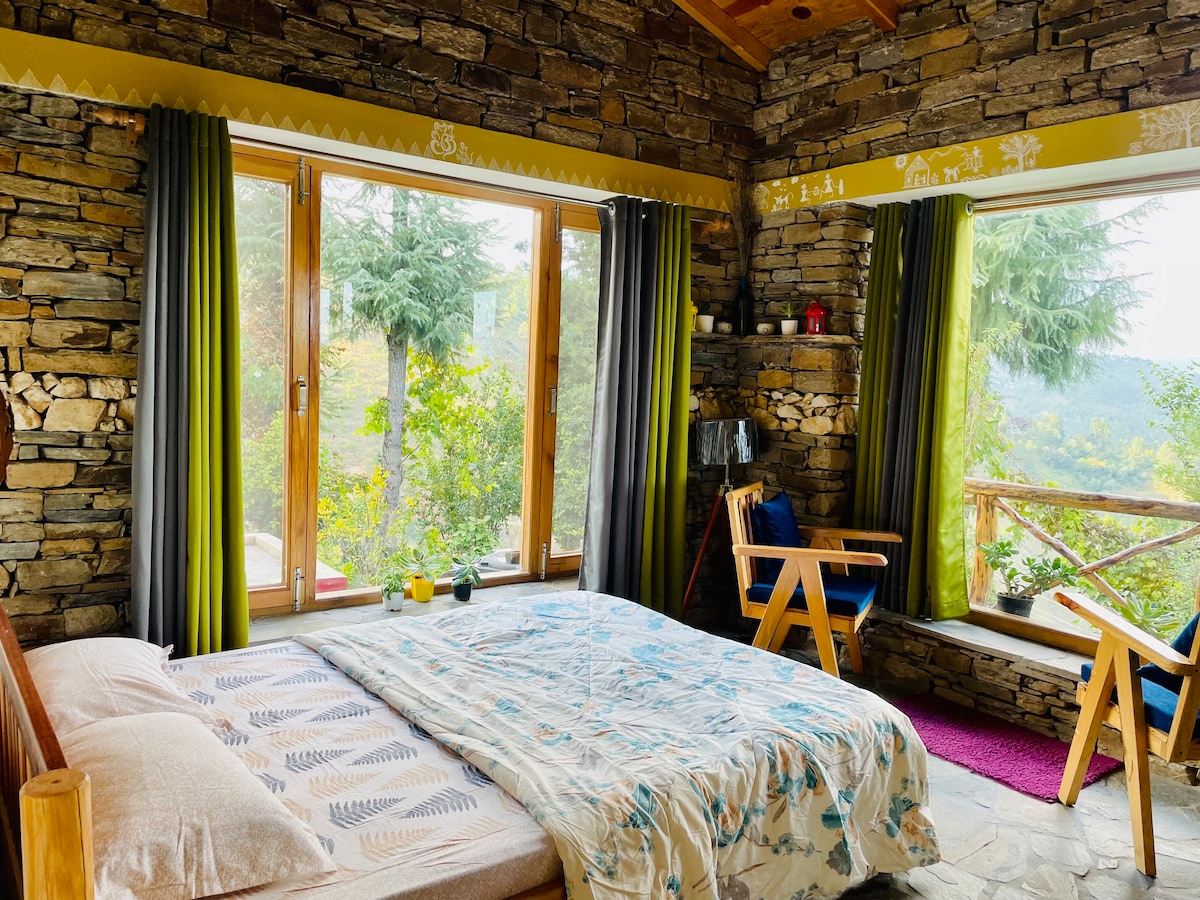 Private Room in Kumaoni Roots 01
