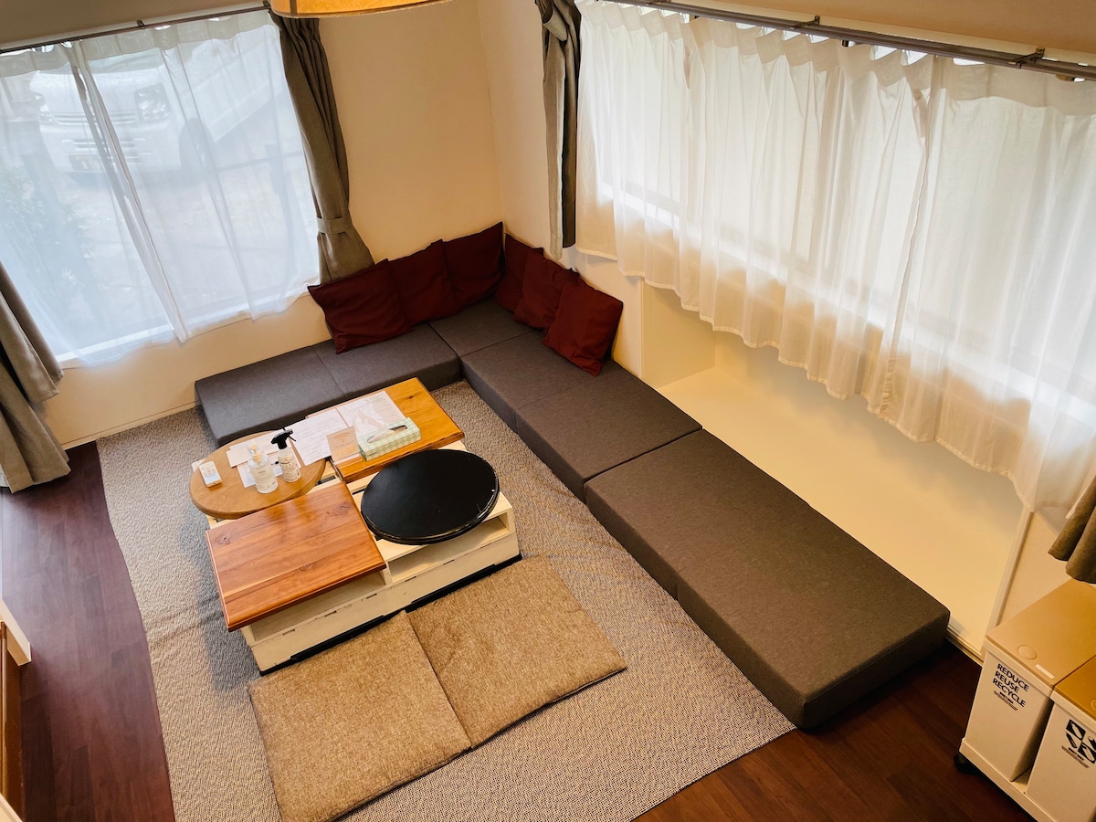 像当地人一样生活。Kamakura Omachi小酒店Atta Hotel Kamakura 103 ，可供5人入住