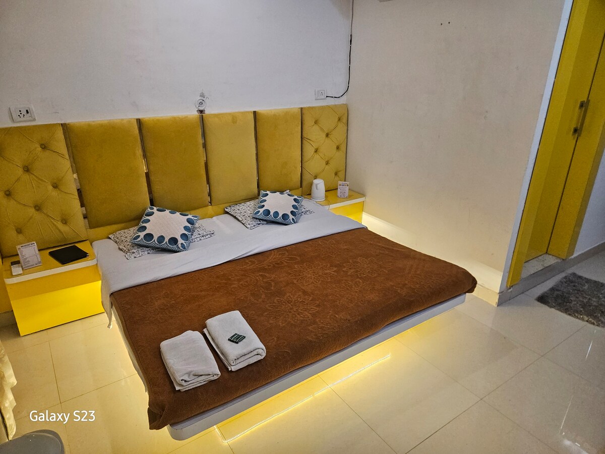 The Ortus Stays | 2 Sunrise Rooms | Hi-Speed WiFi