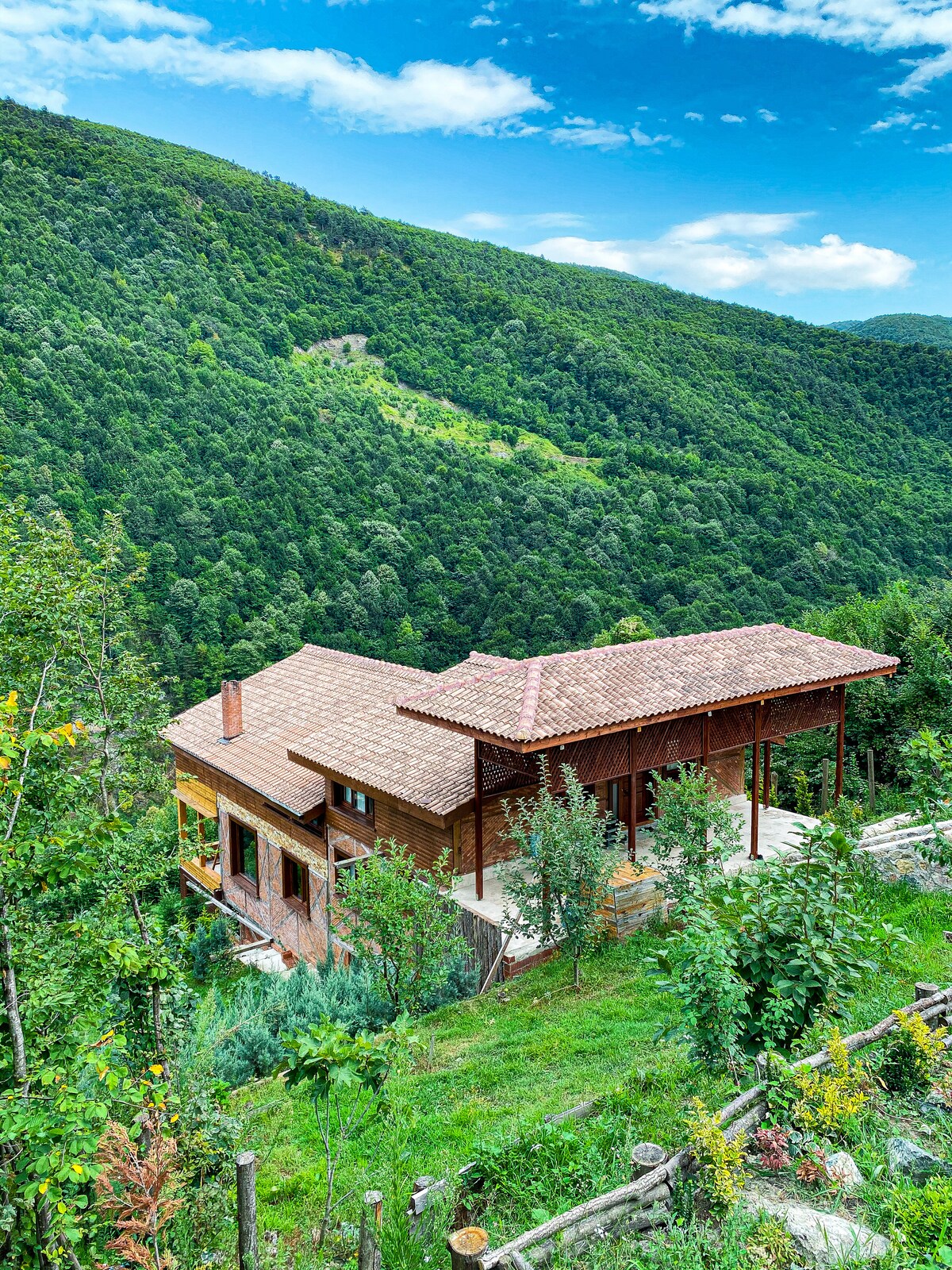 可供15人入住的别墅，可欣赏萨潘卡（ Sapanca ）山谷美景